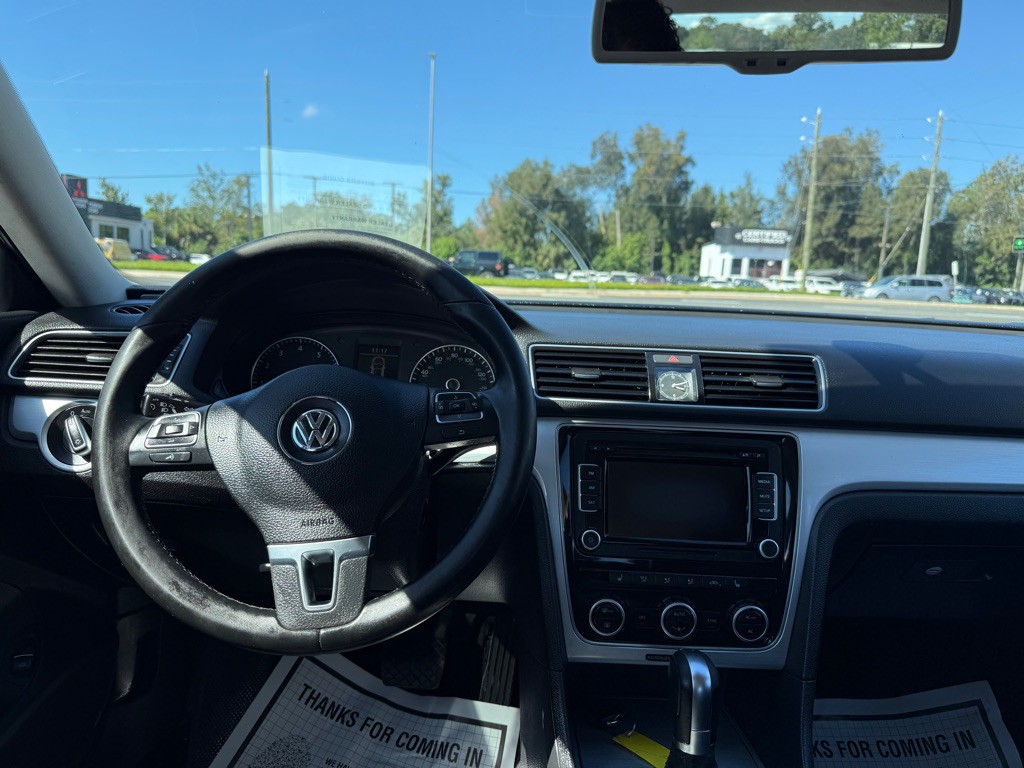 2012 Volkswagen Passat Image 10