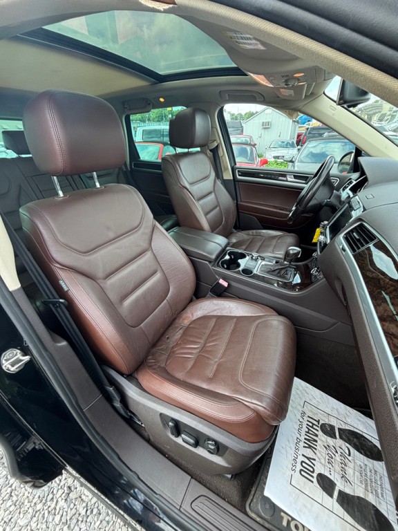 2013 Volkswagen Touareg Image 5