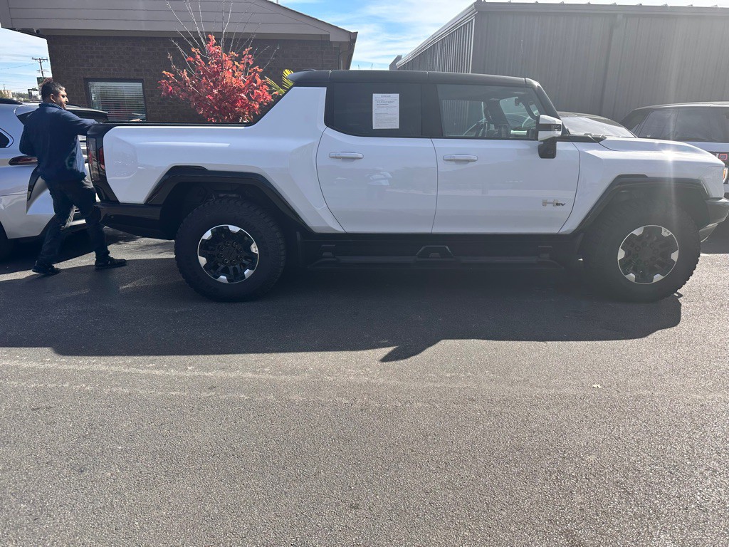 2023 GMC Hummer Pickup Image 7