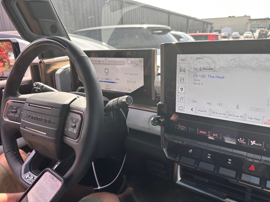 2023 GMC Hummer Pickup Image 11