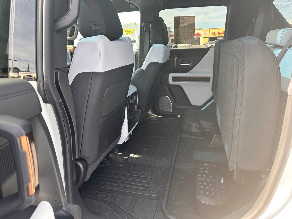 2023 GMC Hummer Pickup Image 15