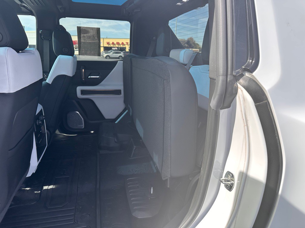 2023 GMC Hummer Pickup Image 16