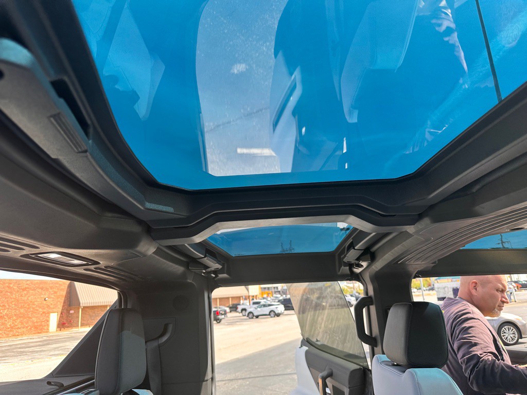2023 GMC Hummer Pickup Image 24