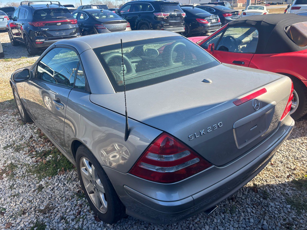 2004 Mercedes-Benz SLK-Class Image 5