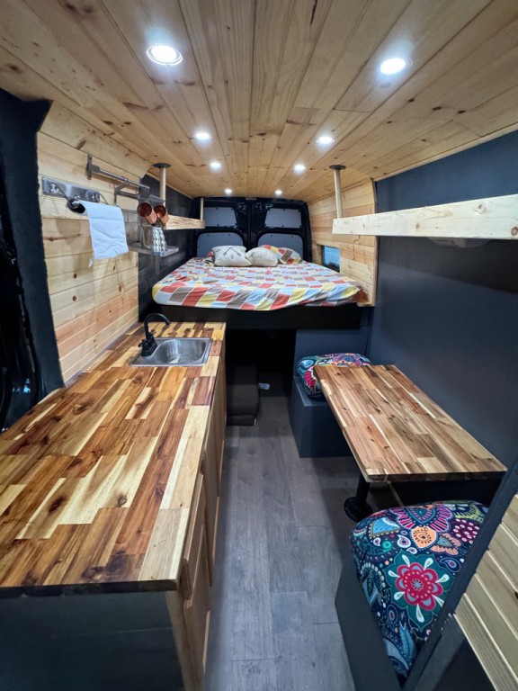 2020 Mercedes-Benz Sprinter Image 9