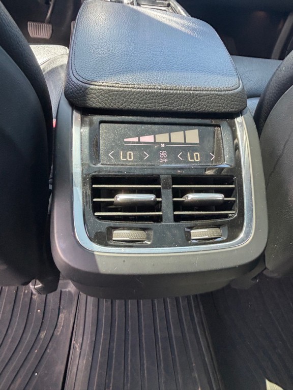 2016 Volvo XC90 Image 10