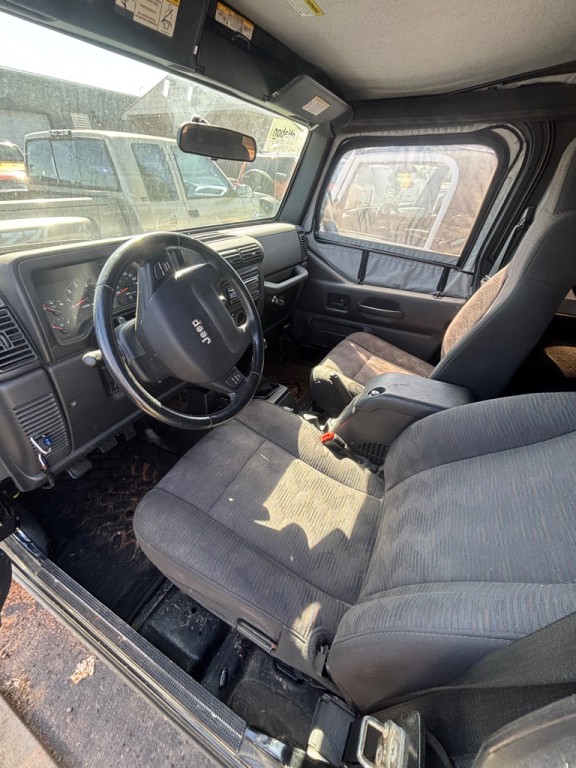 2005 Jeep Wrangler Image 5