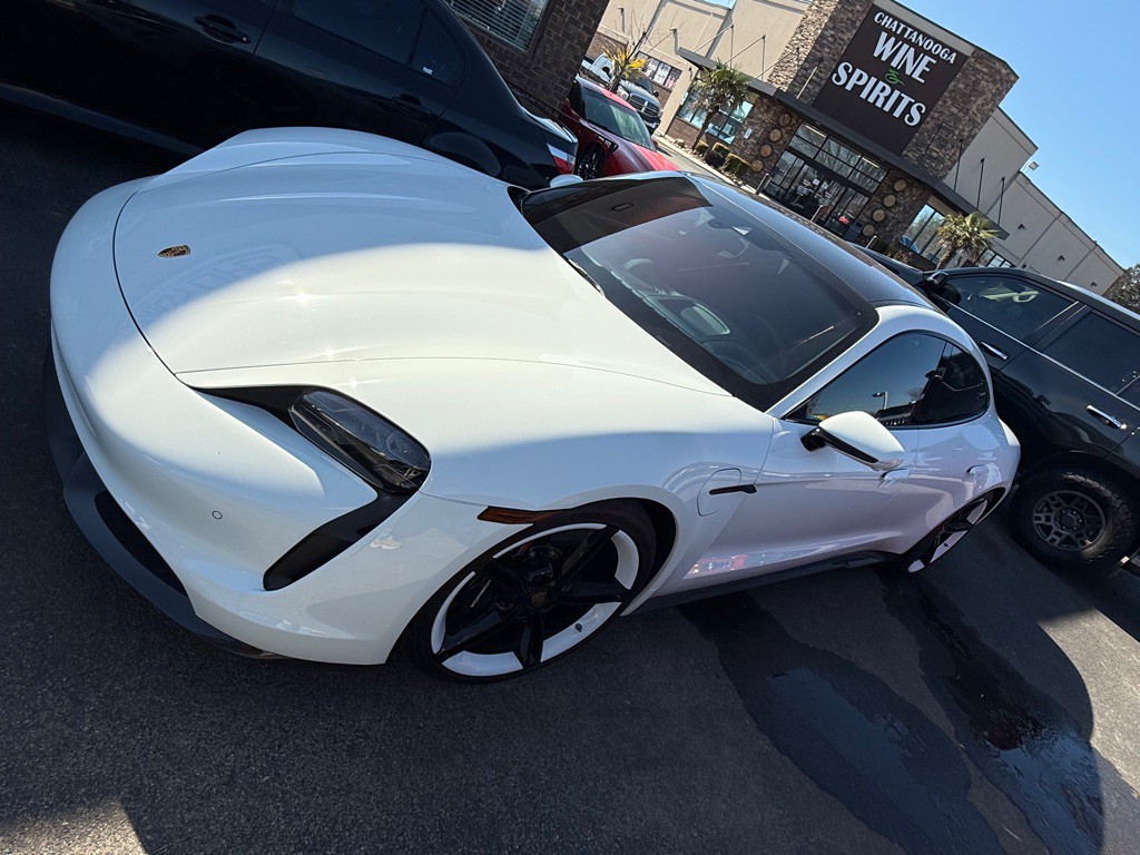 2021 Porsche Taycan Image 2