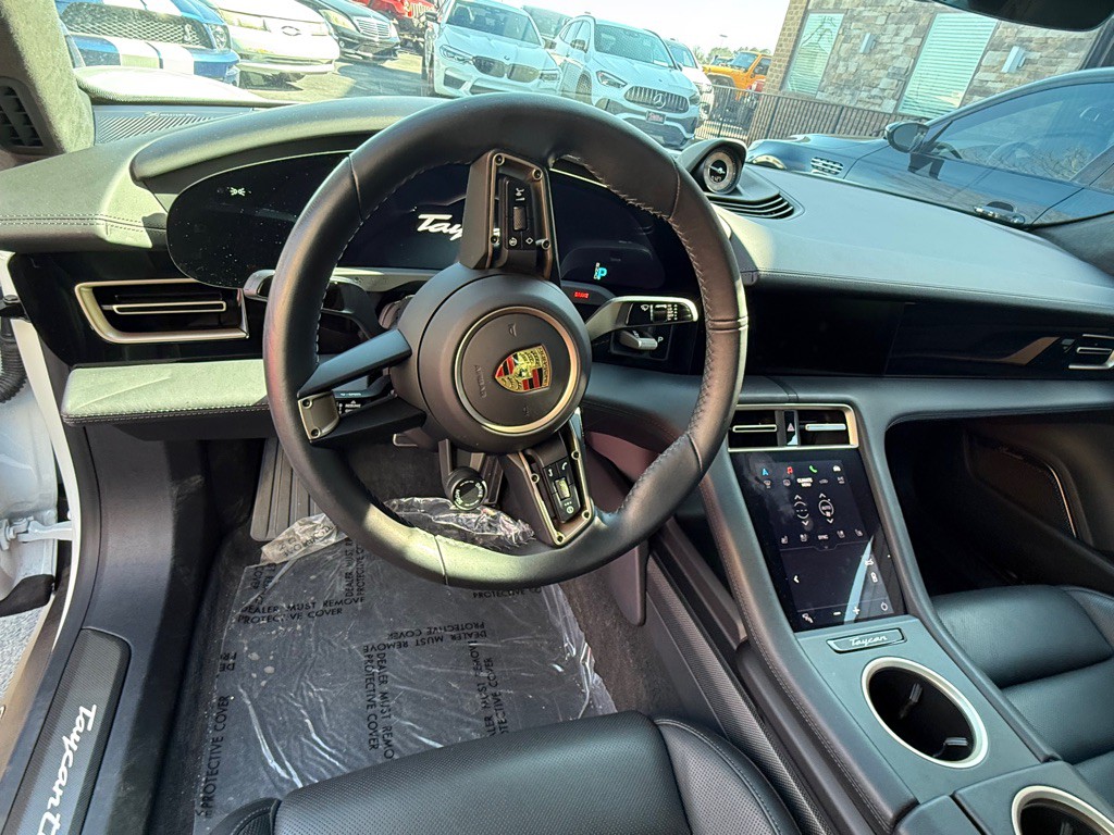 2021 Porsche Taycan Image 3
