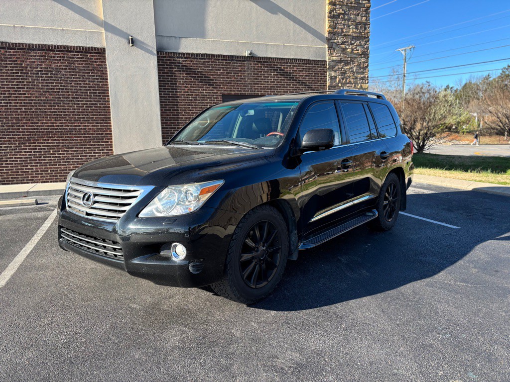 2011 Lexus LX 570 Image 2