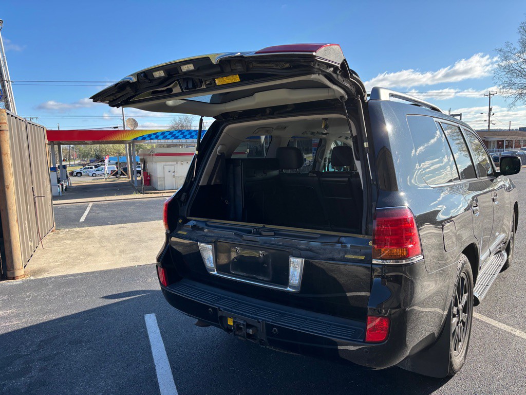 2011 Lexus LX 570 Image 5