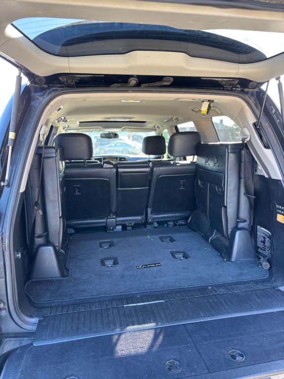 2011 Lexus LX 570 Image 7