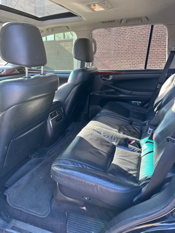 2011 Lexus LX 570 Image 10