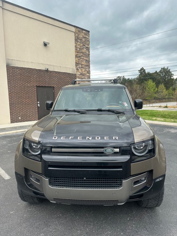 2023 Land Rover Defender Image 2