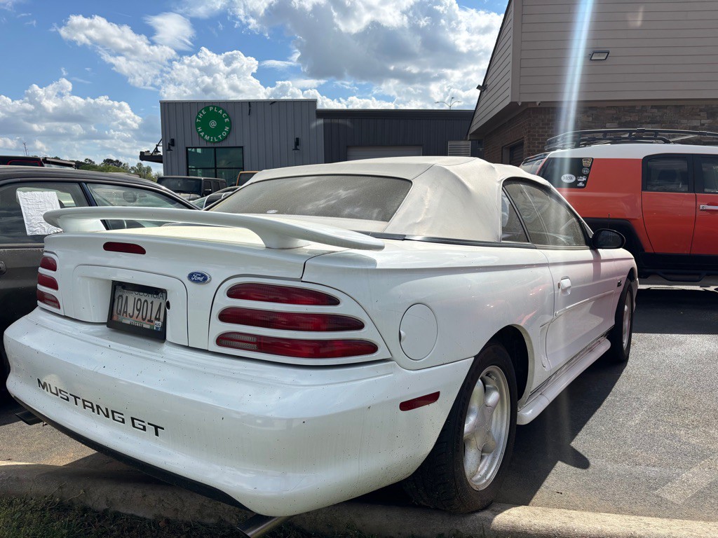 1994 Ford Mustang Image 3
