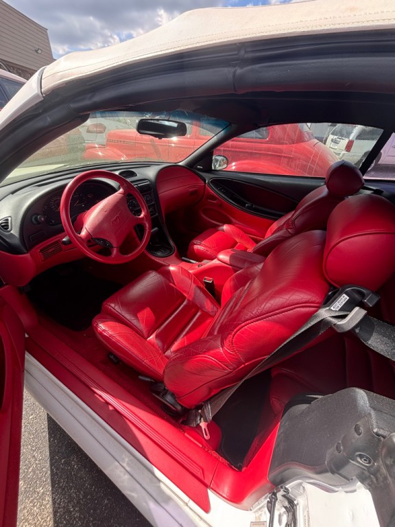 1994 Ford Mustang Image 6