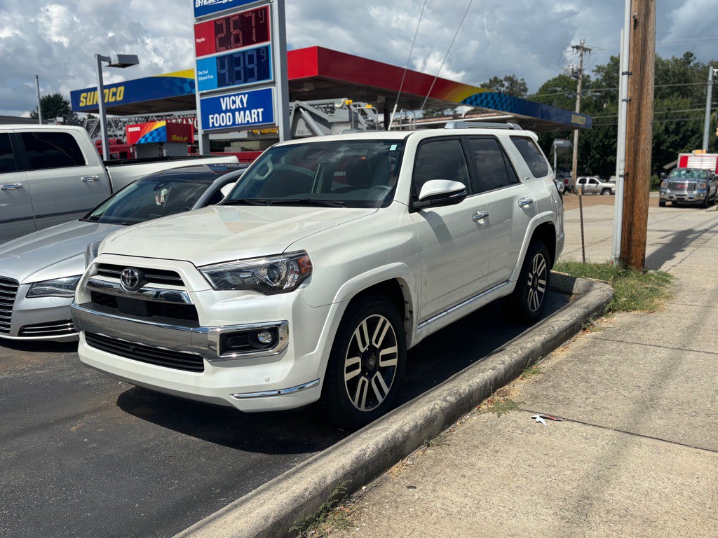 2023 Toyota 4Runner Image 3