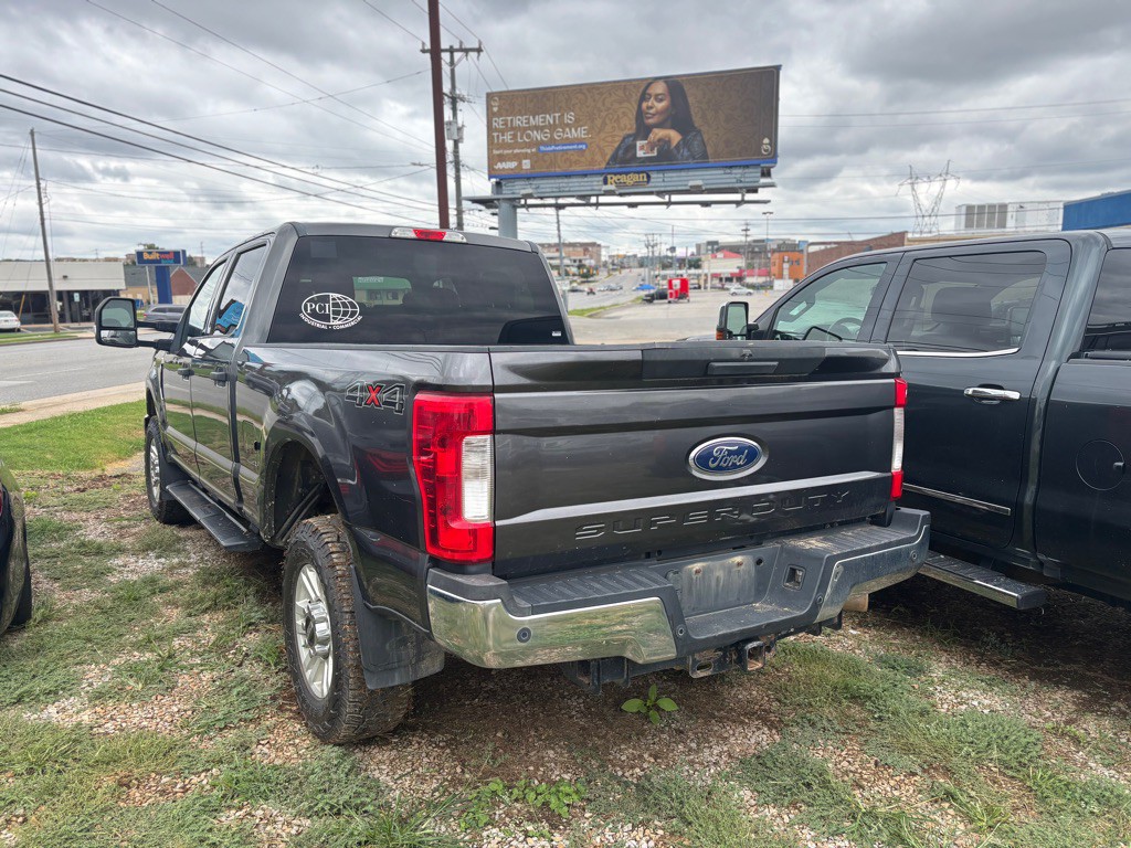 2017 Ford F-250 Image 2
