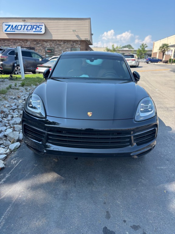 2022 Porsche Cayenne Image 2
