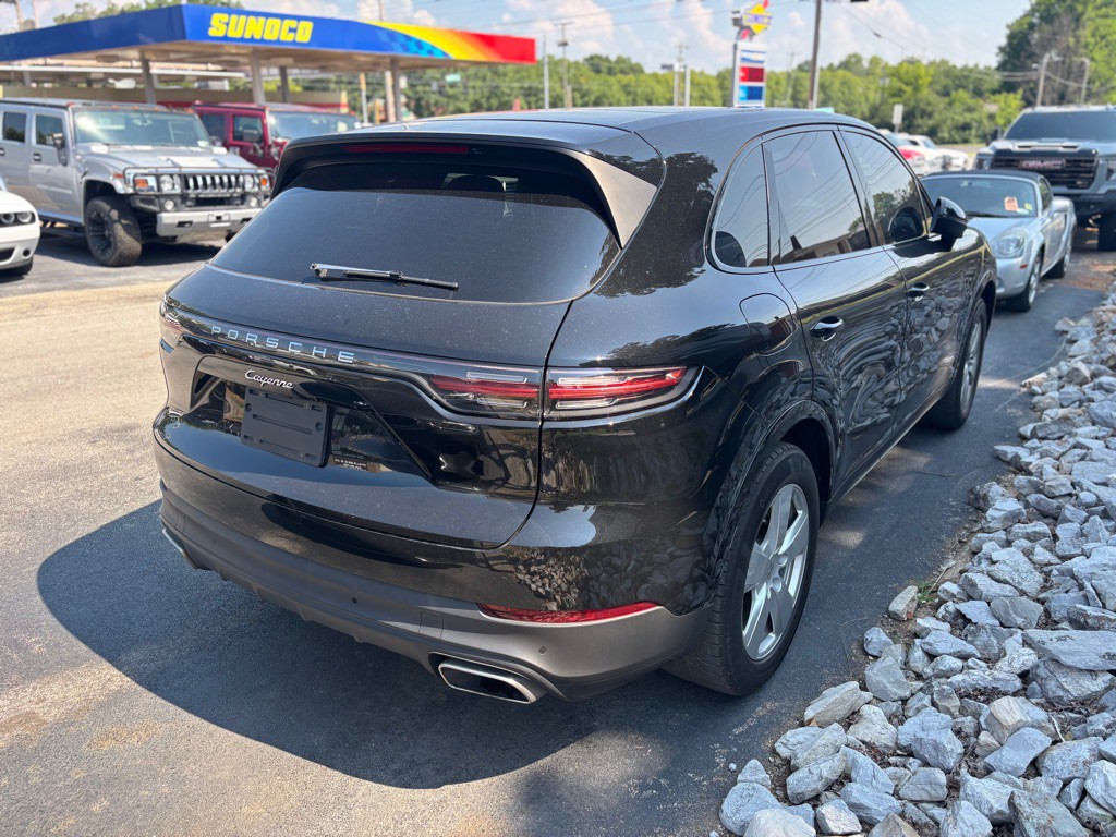 2022 Porsche Cayenne Image 4