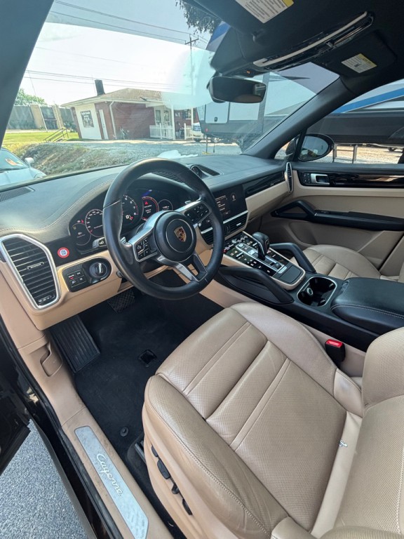 2022 Porsche Cayenne Image 6