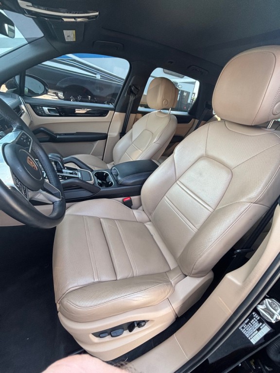 2022 Porsche Cayenne Image 7