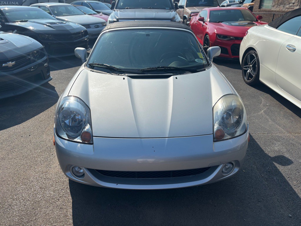 2003 Toyota MR2 Image 2