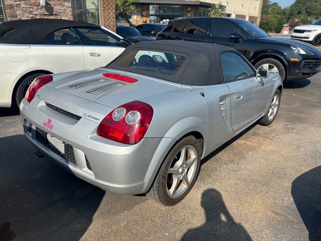 2003 Toyota MR2 Image 5