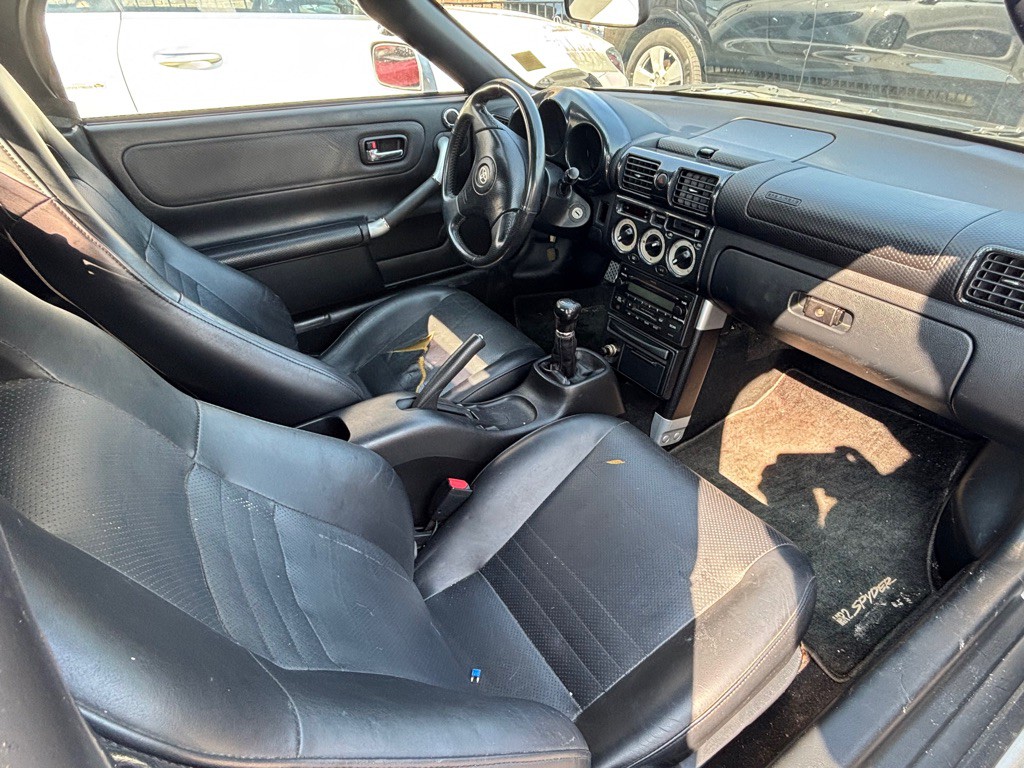 2003 Toyota MR2 Image 8