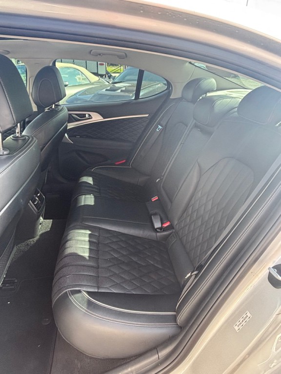 2019 Genesis G70 Image 11