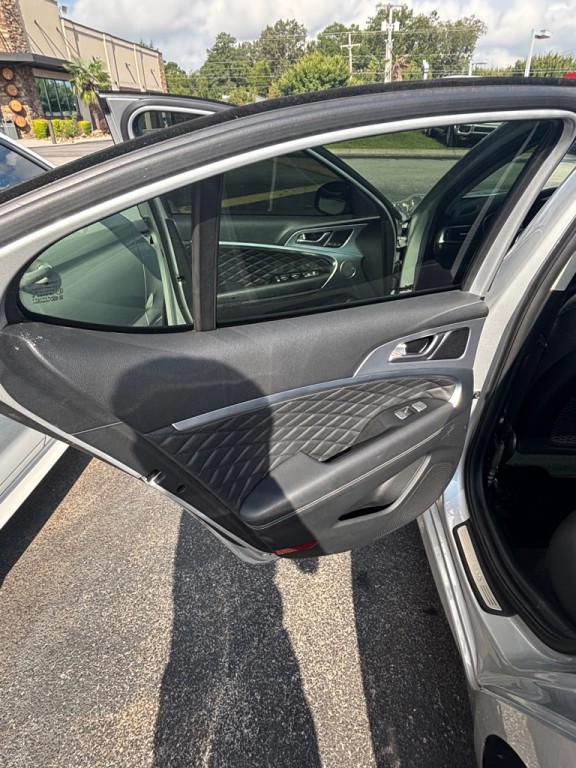2019 Genesis G70 Image 12