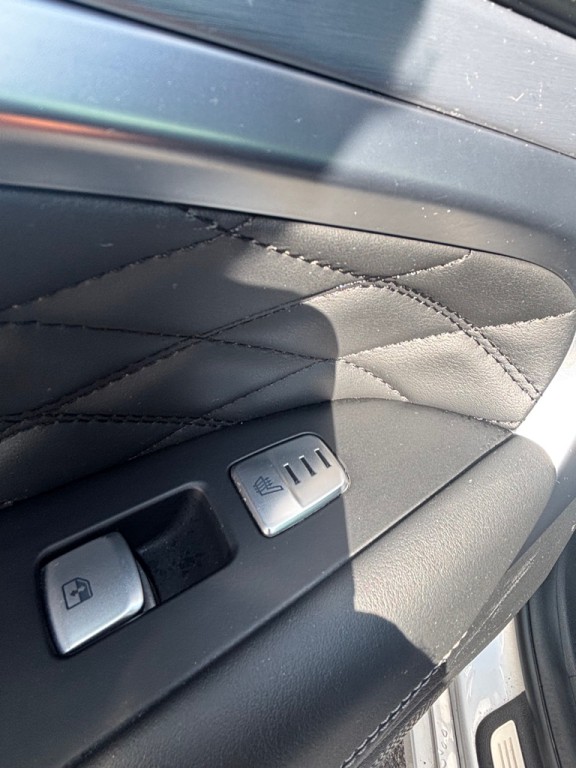 2019 Genesis G70 Image 13