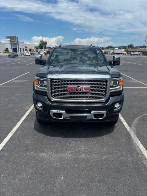 2017 GMC Sierra 2500 Image 2