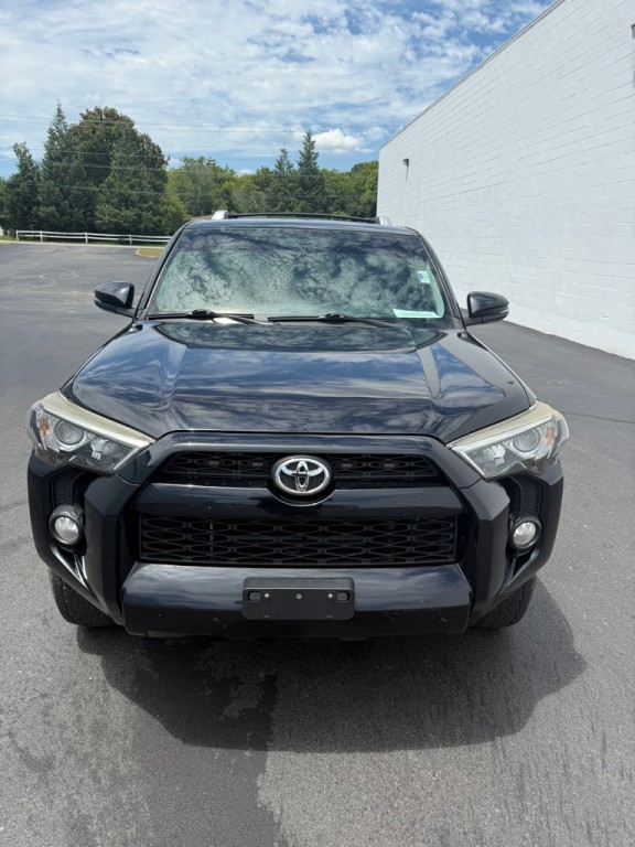 2016 Toyota 4Runner Image 2