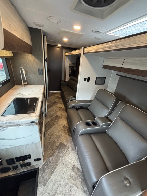 2020 Mercedes-Benz Sprinter Image 13