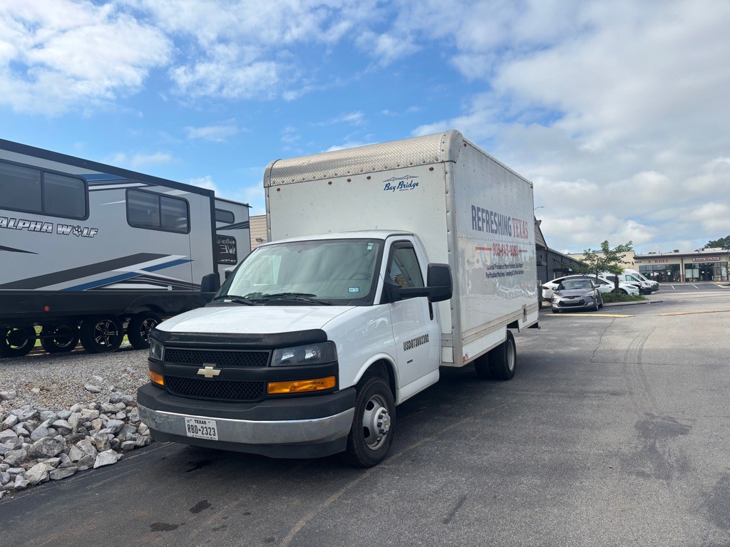 2019 Chevrolet Express Image 1
