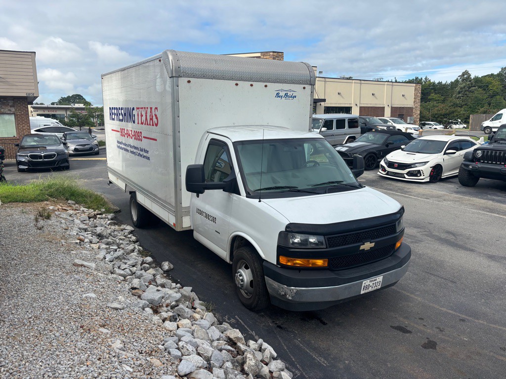 2019 Chevrolet Express Image 2