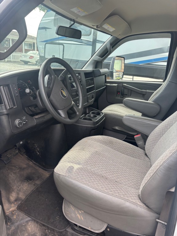 2019 Chevrolet Express Image 6