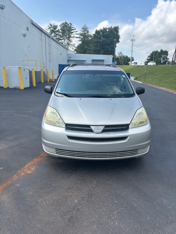 2004 Toyota Sienna Image 2