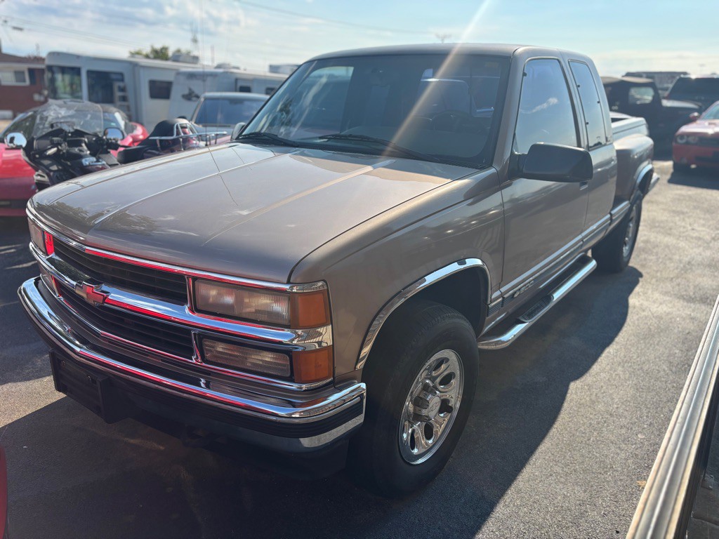 1996 Chevrolet C/K Image 2
