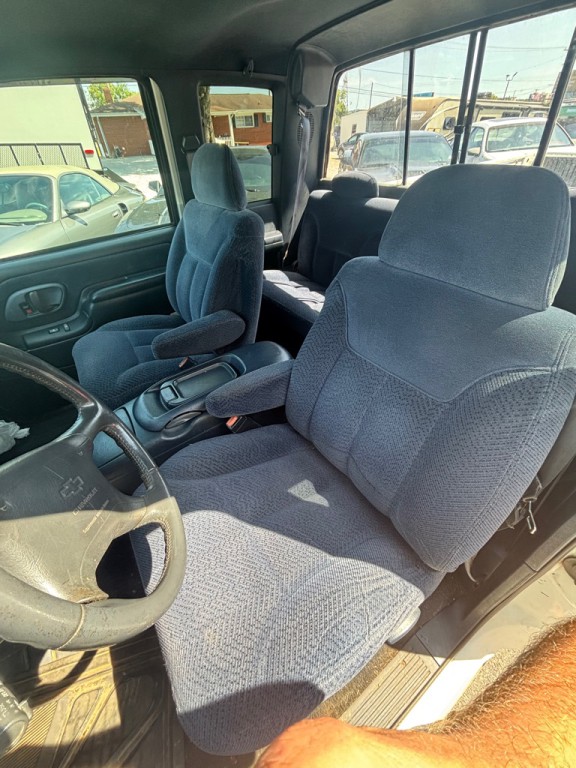 1995 Chevrolet C/K Image 6
