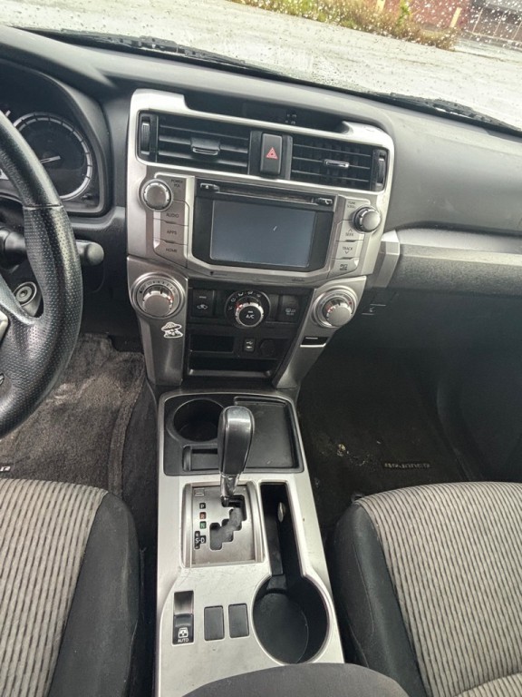 2014 Toyota 4Runner Image 9