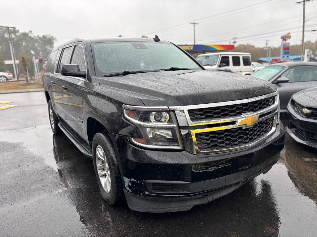 2019 Chevrolet Suburban Image 2