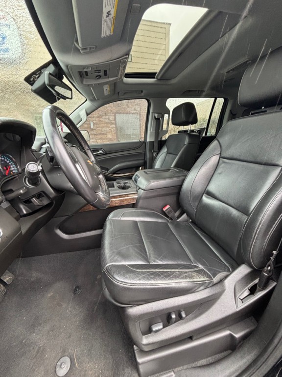 2019 Chevrolet Suburban Image 4