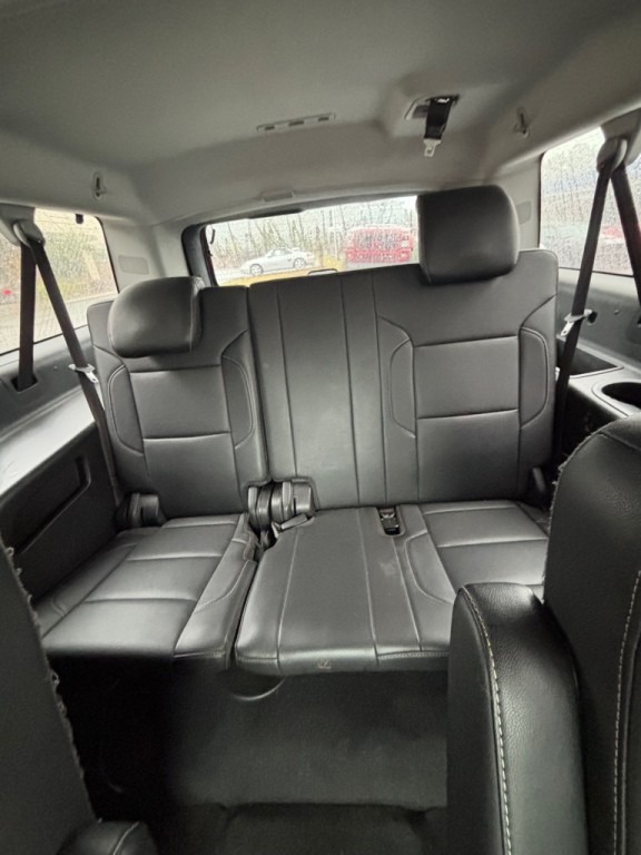 2019 Chevrolet Suburban Image 6