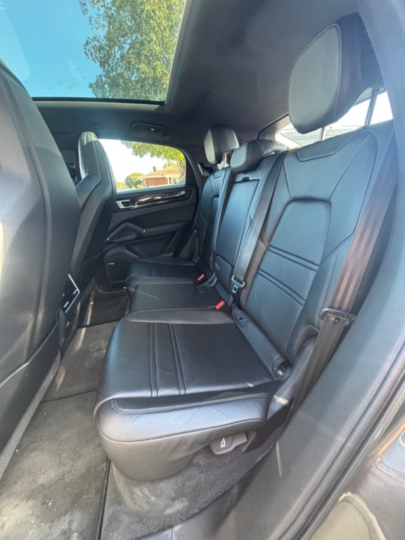 2023 Porsche Cayenne Image 8