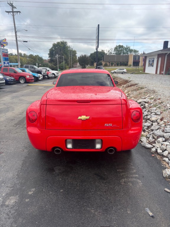 2004 Chevrolet SSR Image 6