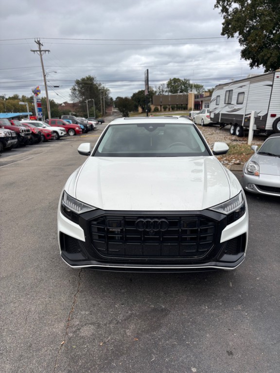 2022 Audi Q8 Image 2