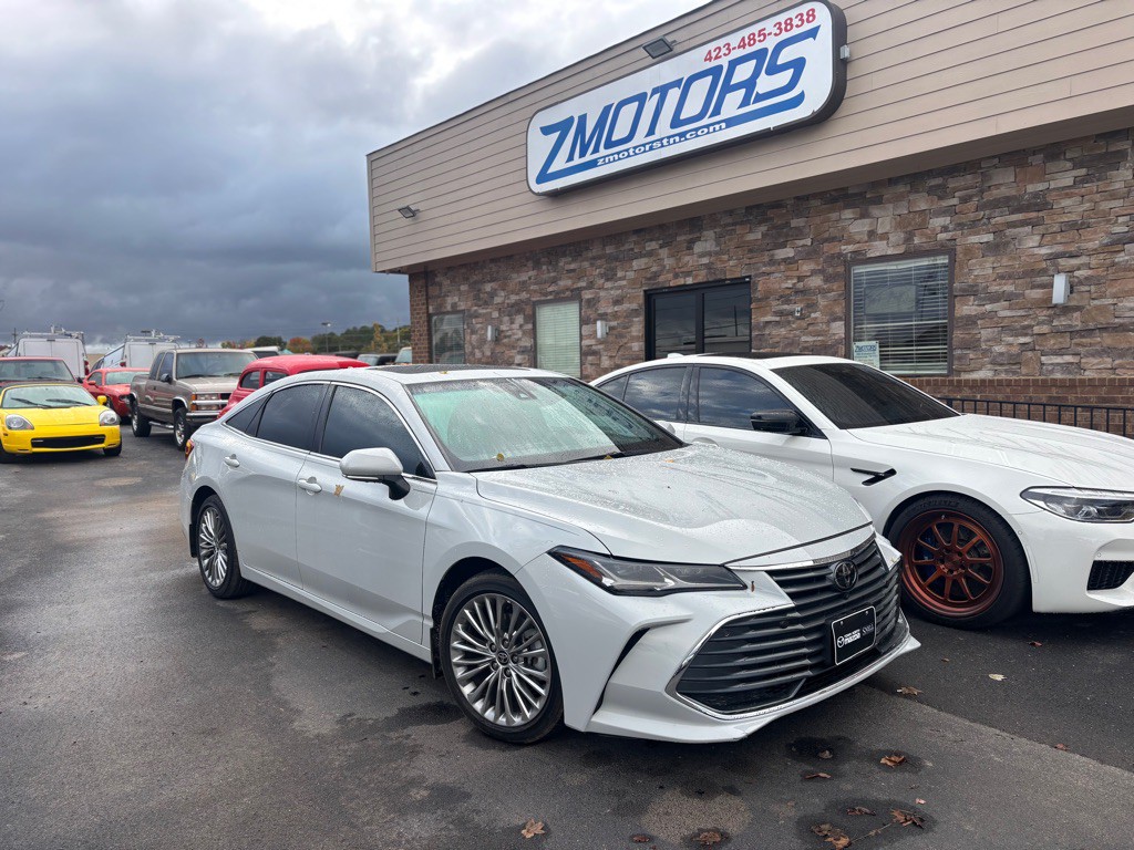 2022 Toyota Avalon Image 1