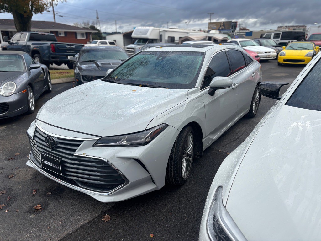 2022 Toyota Avalon Image 3